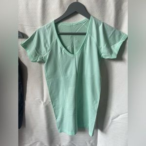 Lululemon Swiftly Tech V-Neck Tee in Blue/Teal